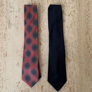 👔 se of 2 ties. Pink is 100% silk